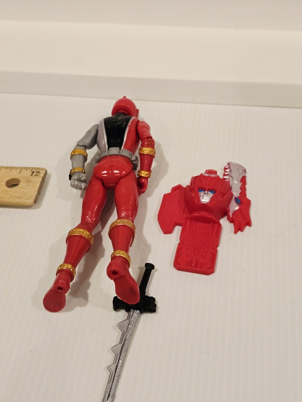 Power Rangers Dino Fury Red Ranger Action Figure - Picture 4 of 5